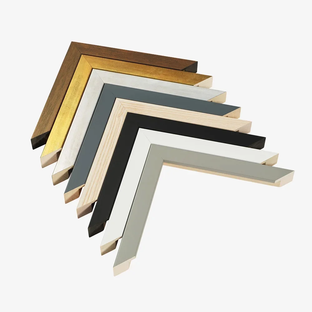 Les huit moulures classiques : noyer, doré, argenté, gris foncé, chêne naturel, noir, blanc, gris clair